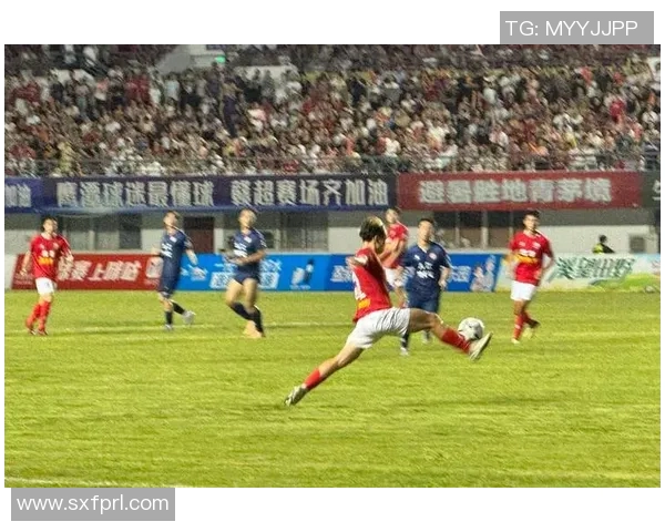 看台上足球球星的身影引发热议他们的存在让比赛更加精彩